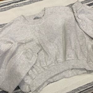 Zara Heather Light Gray Cropped Crewneck Sweatshirt